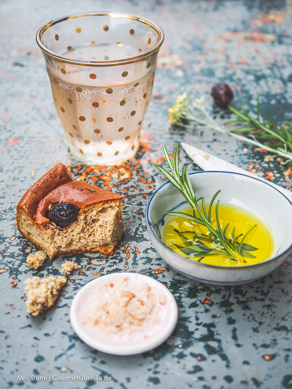  Mediterranean Low Carb Focaccia Bread with Olives and Rosemary | GourmetGuerilla.com 