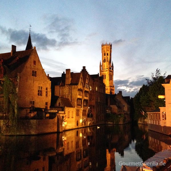 Bruges at night Rozenhoedkaai #gourmet guerrilla # city tips #travel # bruges