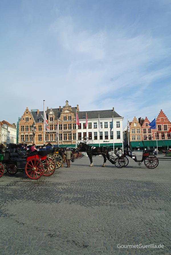 Bruges carriage ride #gourmet guerrilla # city tips #travel #brugge #horses